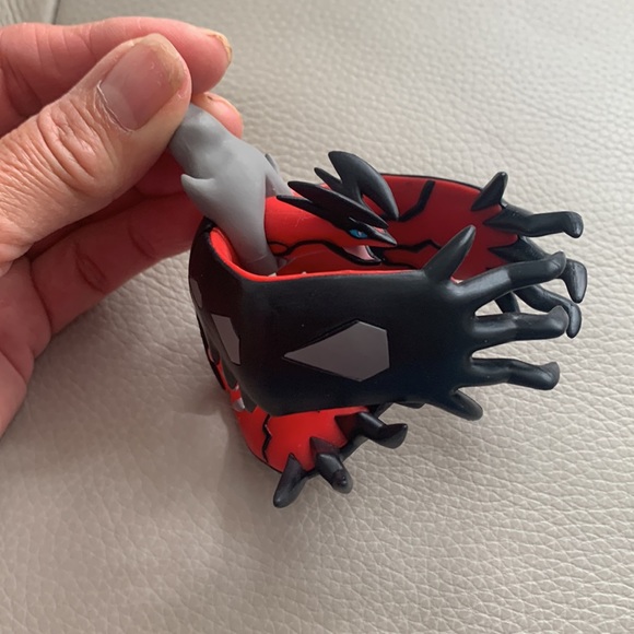 TOMY Nintendo Pokemon Yveltal 2013 XY Legendary PVC Figure 4" - Picture 2 of 6